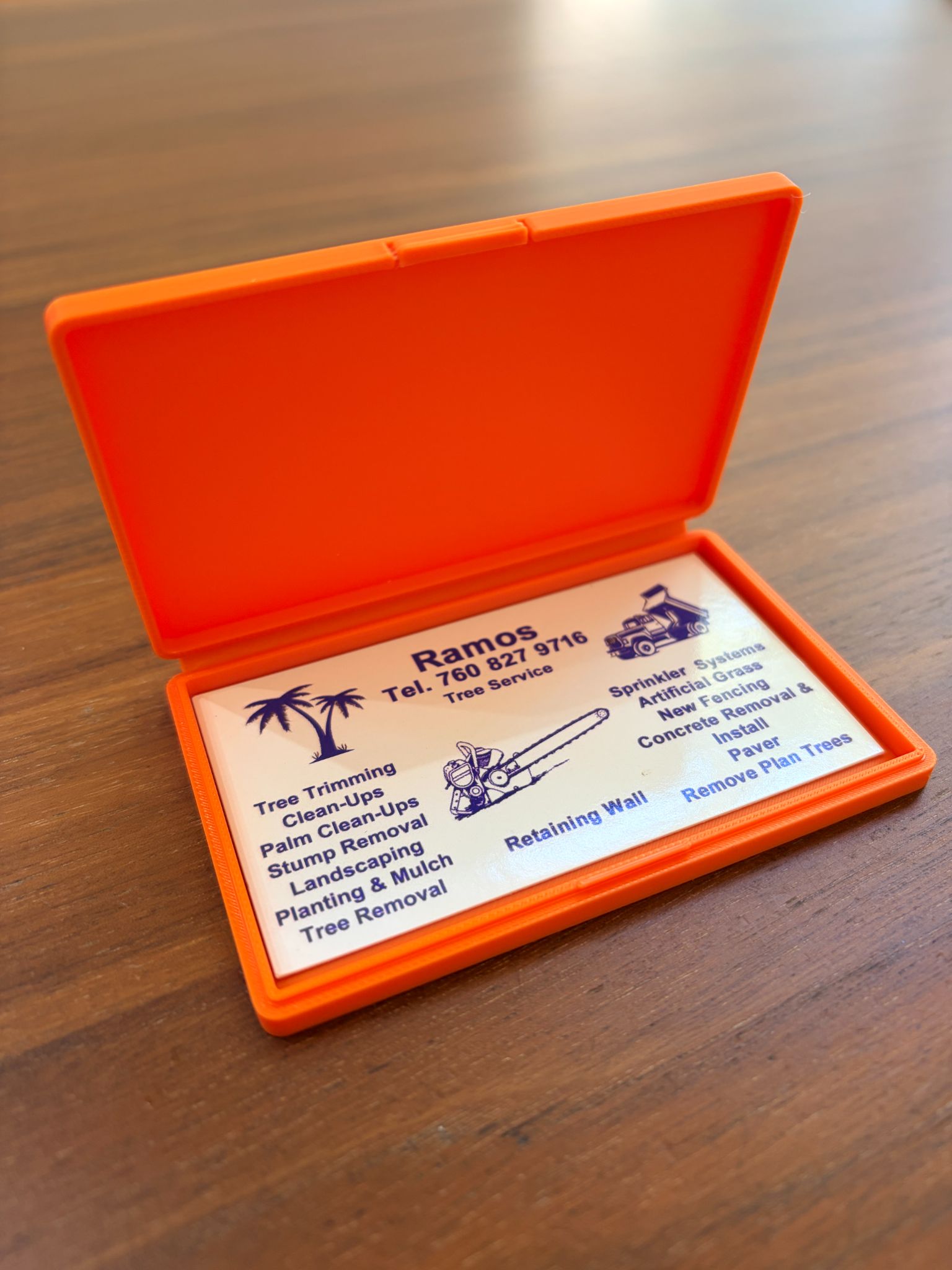 Living-hinge card case